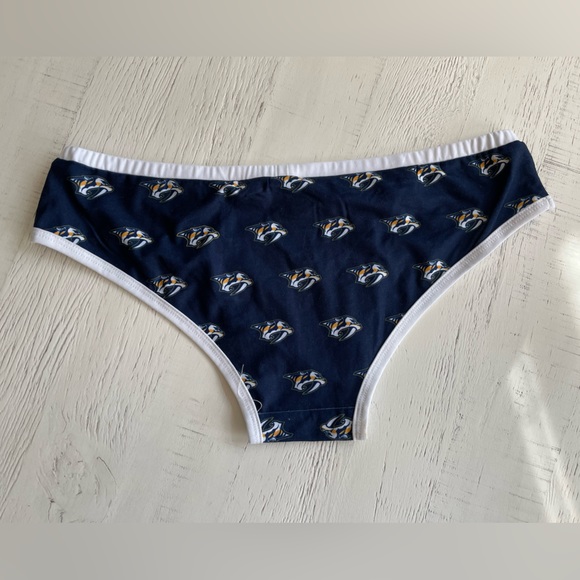 Women's Concepts Nashville Predators 4 Piece Women’s Pajama Set- Size Medium - Picture 10 of 14